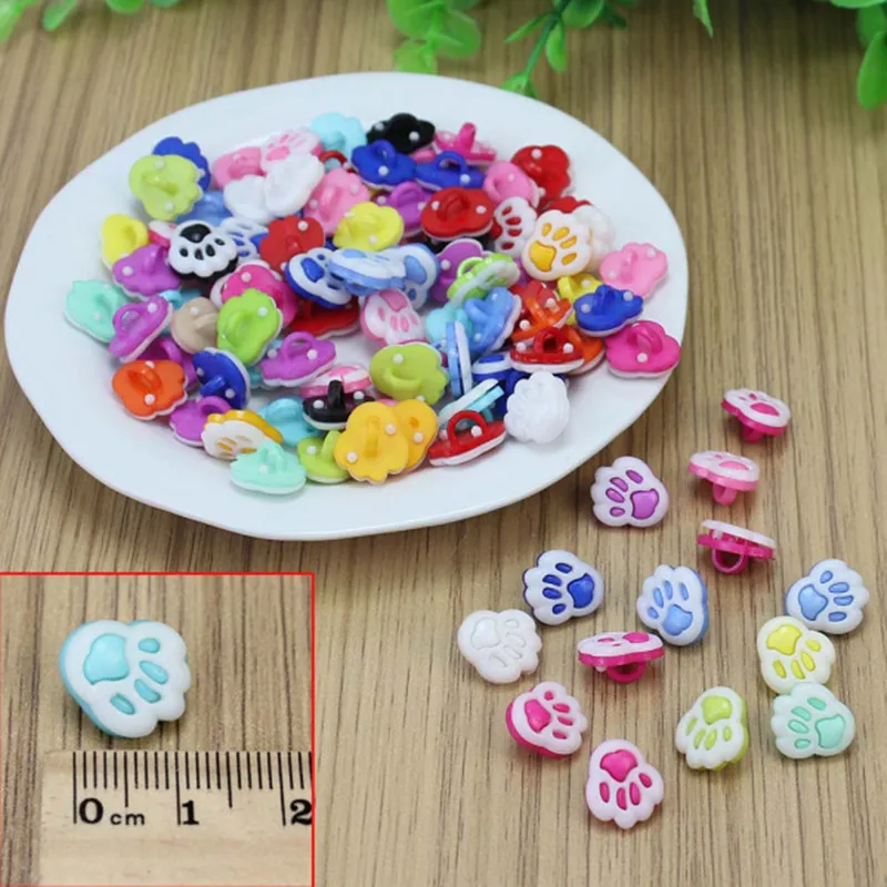 

100pcs/Lot Mixed Colors Cute Paw Print Footprint Plastic Shank Buttons Scrapbooking Sewing Accessories Children Clothing Decor