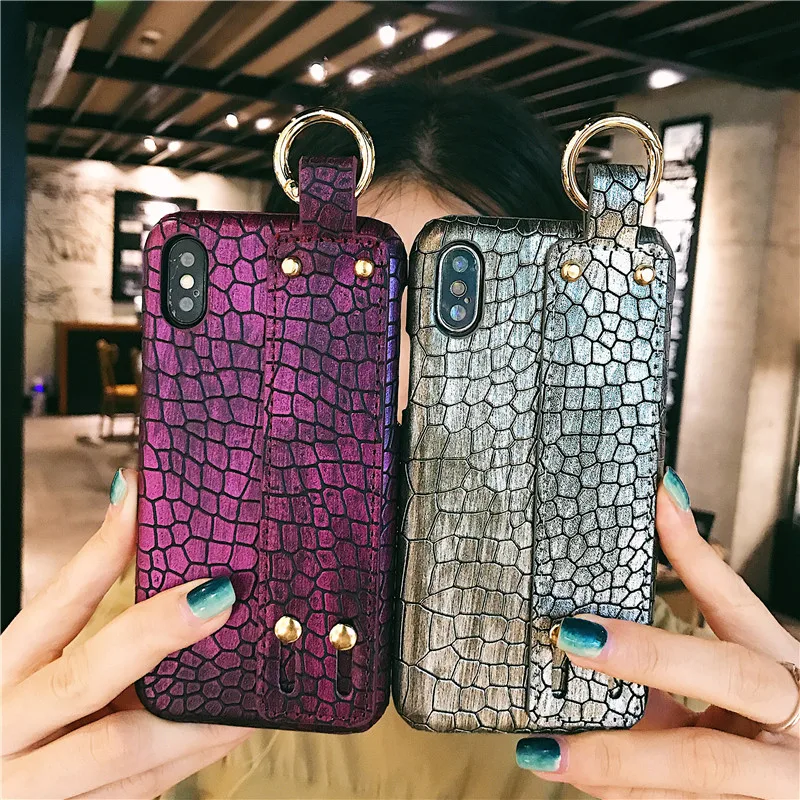

Luxury Alligator Pattern Phone Shell for iphone X XR 6 6S 7 8 Plus Hand Bukle Case for iPhone Xs Max Cover Capa
