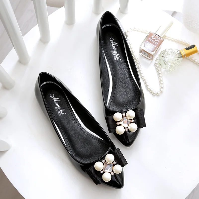 

Women Flat Shoes Spring Nude Female Extra Big Size 35-43 Autumn Ladies Patent Leather Pointed Toe Rhinestone Sweet Bow Shoes new