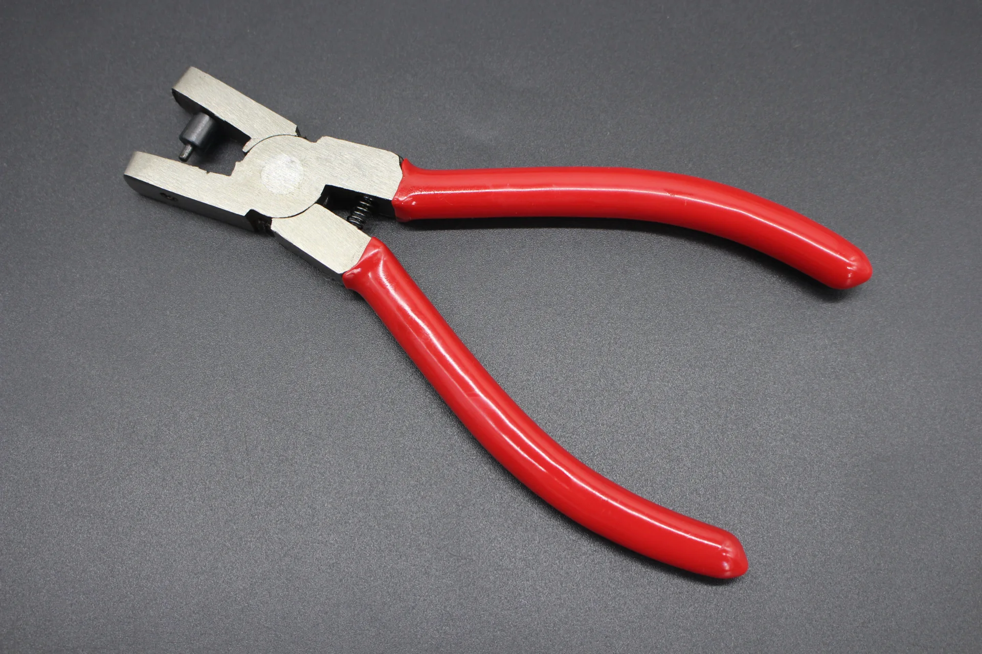 

Professional Sewing for Leather and Heavy-Duty Fabrics with Sewing Needles Hole Punch Belt Punch Pvc Card 2mm