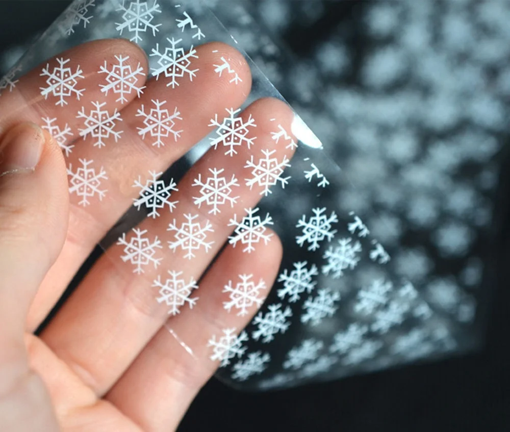 

2Pcs DIY Snow New White Foil Tips Nail Art Nail Sticker Transfer Craft 4*100CM