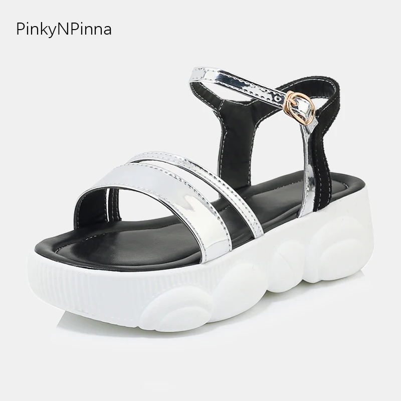 

2019 summer new flat platform beach casual sandals woman buckle toe strap thick bear bottom large size soft concise shoes female