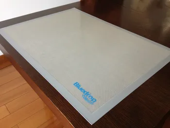 

800 * 600 * 0.7mm or 31.49 * 23.62 inches Large Size Kneading Dough Silicone Baking Mat Non Skid Pastry Cake Mat, Dough Sheet Co