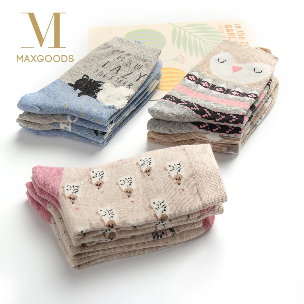 

2 Pairs Autumn Cute socks women Christmas gift box cotton Socks cartoon print creative fashion Short Happy socks for Girls
