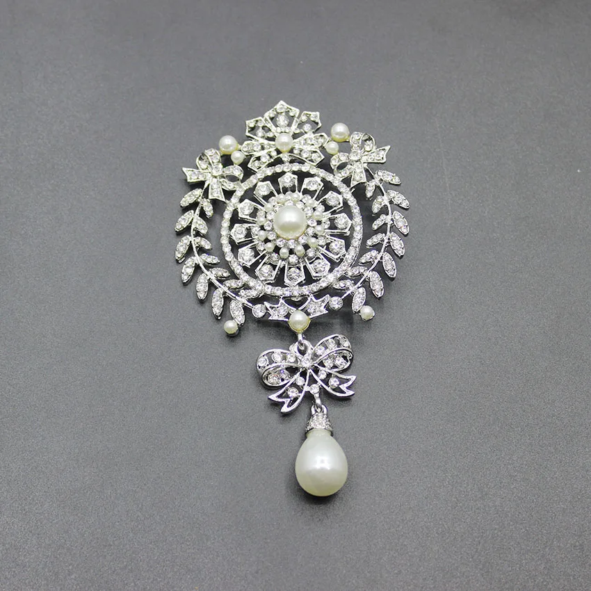 

Jeon Ji Hyun with the custom custom pearl badges brooch high-grade crown notes retro chest needle 214