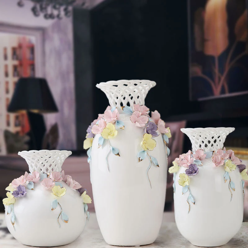 

Jingdezhen Classical Golden Peony Porcelain Modern Vintage Flower Vase Ceramic Flower Christmas Decoration