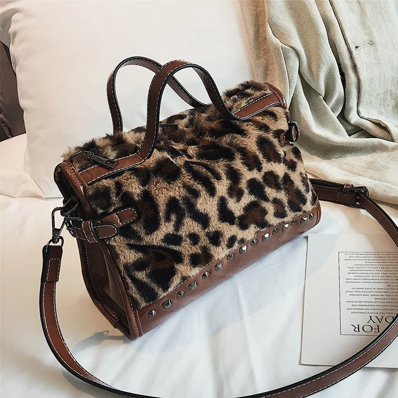 

Leopard totes handbags Women velour shoulder bags Rivet Fashion 2018 crossbody bags new zipper High capacity hand strap handbags