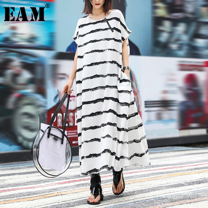 

[EAM] 2019 New Spring Summer Round Neck Short Sleeve White Striped Printed Loose Long Big Size Dress Women Fashion Tide JW111