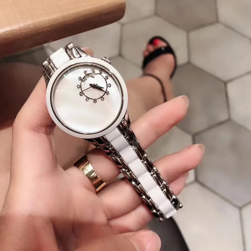 

Women's Watches Top Brand Runway Luxury European Design Quartz Wristwatches S0802