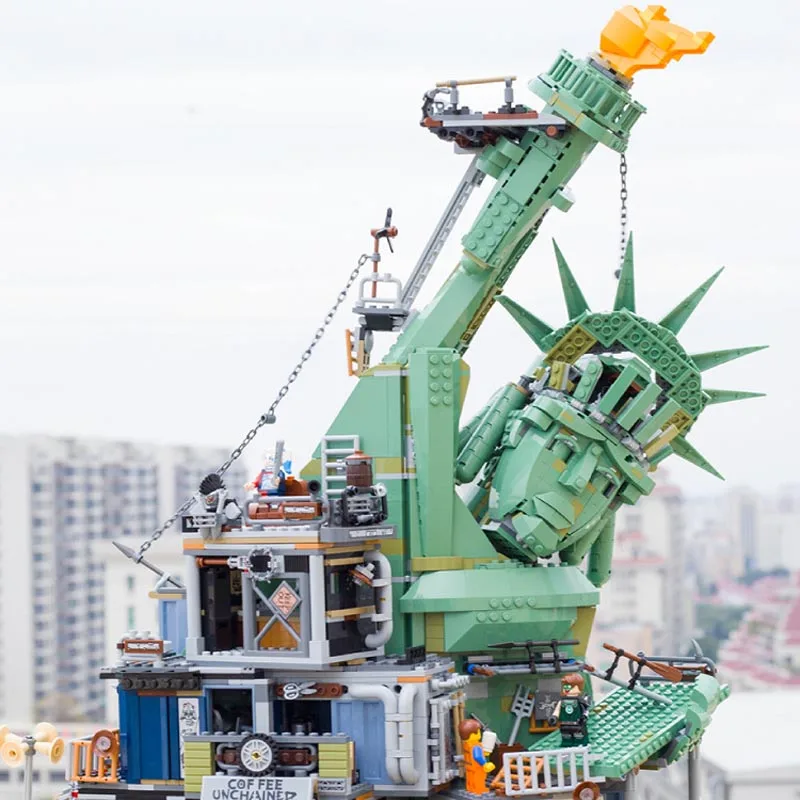 Дешево 3560 шт. Добро пожаловать в apocalypseberg 45014 модель legoINGlys фильм 2 строительные блоки комплект кирпичей Рождественский подарок на день рождения игру...