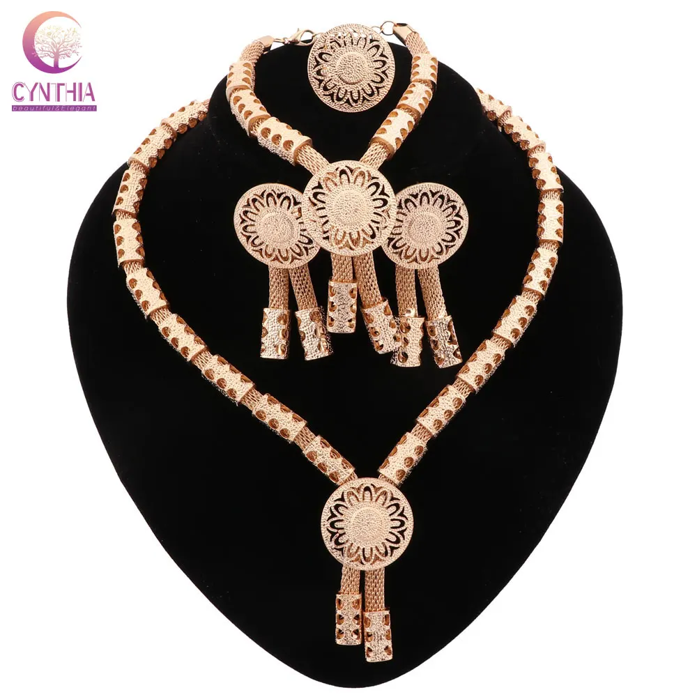 Trendy womens necklace Clearance