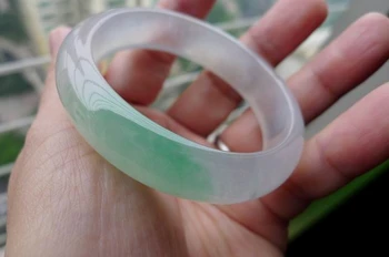 

Natural ice kinds of jade green jade bracelet