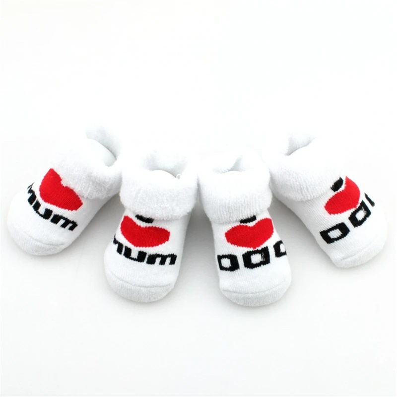 Милые хлопковые мини-носки для маленьких девочек и мальчиков, носки для новорожденных с надписью «Love Dad Love Mum» детские носки-тапочки для малышей, Bebe дешевые детские носки