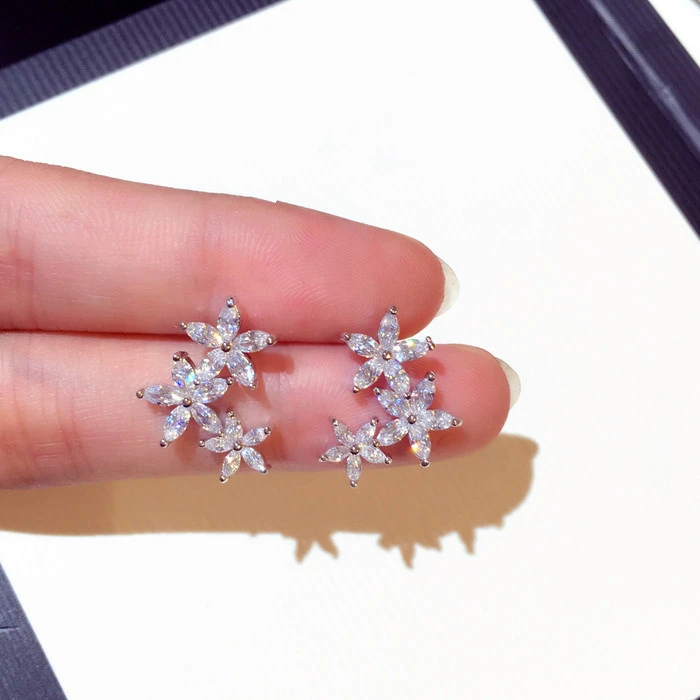 

HFYK 2019 Flowers Crystal Stud Earrings For Women Silver Earrings Small Wedding Earrings Jewelry Pendientes Oorbellen Brincos