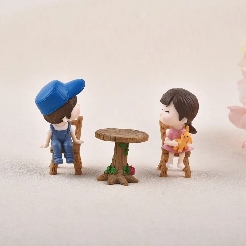 

1set Cute Sweety Lovers Couple Chair Figurines Miniatures Garden Gnome Moss Valentine's Day Gift Resin fairy garden supplies