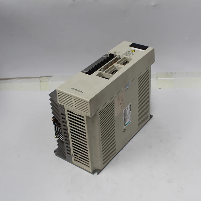 

used in good condition SPINDLE DRIVE UNIT MDSASPJA55RT with free shipping