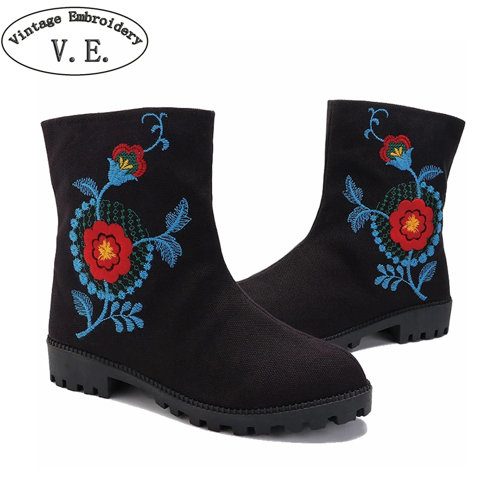 

Vintage Embroidery Women Autumn Boots Lady Casual Travel Canvas Flat Shoes Chinese Old Beijing Slip On Boot Shoes Scarpe Donna