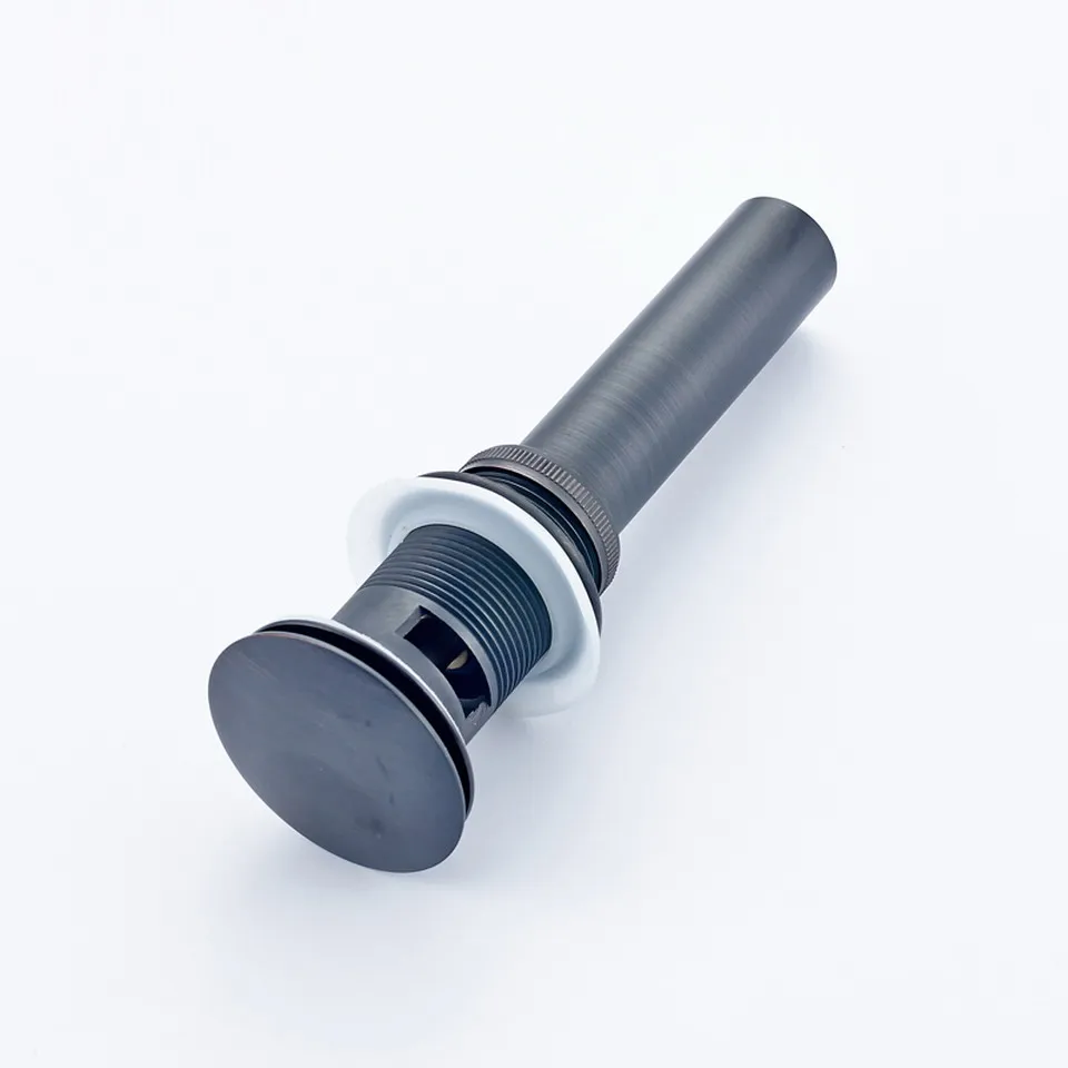 D823