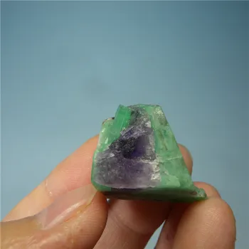 

Super green natural emerald crystal purple fluorite mine associated minerals boutique label rough stones LuoShi