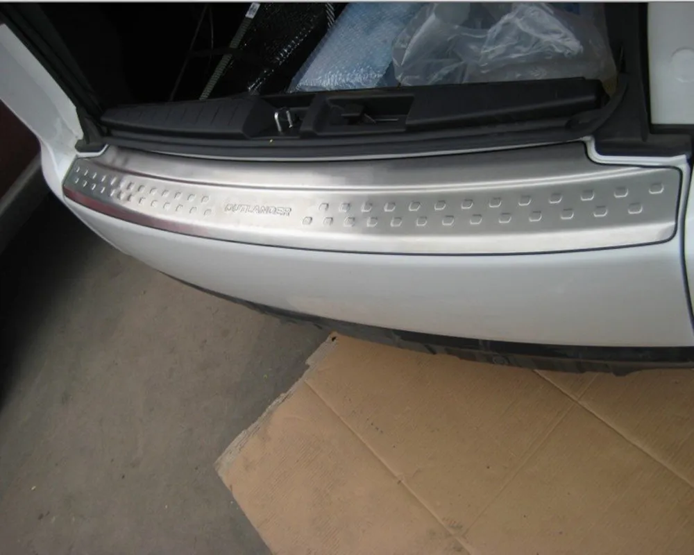 

High quality stainless steel Rear bumper Protector Sill for 2010-2011 Mitsubishi Outlander
