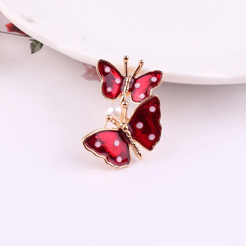 

LUBOV Couple Butterflies Design Brooch Pin White Spots Red Wings Butterflies Brooches Pins Love Statement Women Jewelry for GF