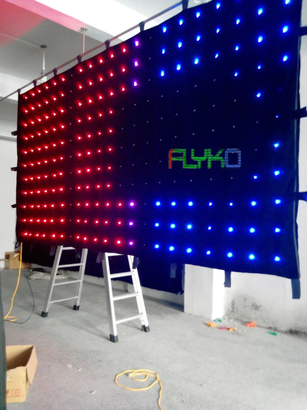 

free shipping Guangzhou rgb full color led stage curtain display p18