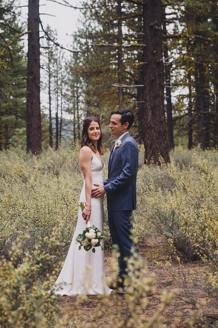 organic-chalet-view-lodge-wedding-with-a-touch-of-mid-century-style-mandee-johnson-photography-82-700x1050