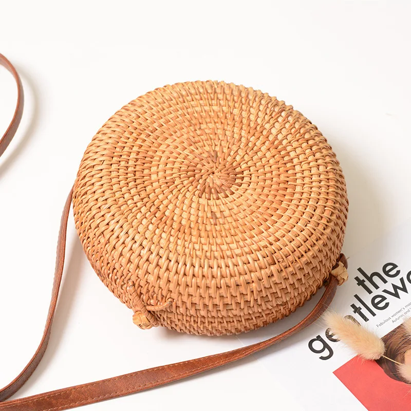 

2018 New Round Straw Bag Women Summer Rattan Bag Handmade Woven Beach Bag Vacation Bohemia Shoulder Bag Female