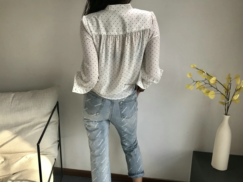 (4)