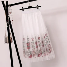 Для женщин летние цветочные вышивки Длинная Юбка-миди дамы японский Повседневное пикантные элегантные офисные кружева сетки плиссированные черный, белый цвет юбка