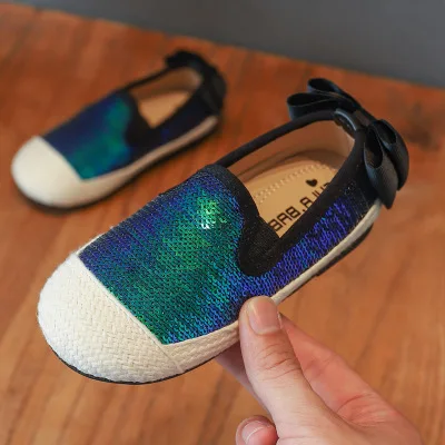 Xiaying/модные льняные туфли с блестками для девочек; новые тонкие туфли с бабочкой на мягкой подошве с круглым носком; сезон весна-осень; коллекция года - Цвет: Color 2
