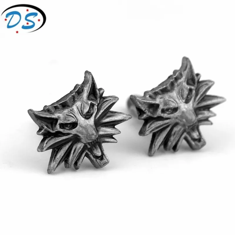 

Game Jewelry Metal Cuff Links for Men The Witcher 3 Wild Hunt Wolf Medallion Wizard Witcher Cat Hunt 3 Figure Cufflinks Buttons