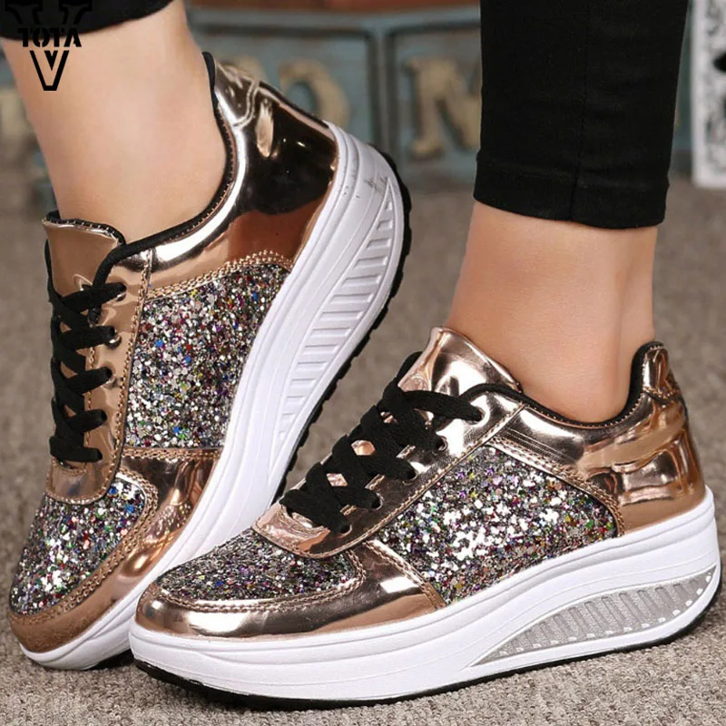 Koop VTOTA 2018 Sneakers Schoenen Vrouwen Lederen Ster Pailletten Vrouwen Casual Trainers Gemengde Kleur Gouden Slip Op Midden Hak Zapatos Mujer