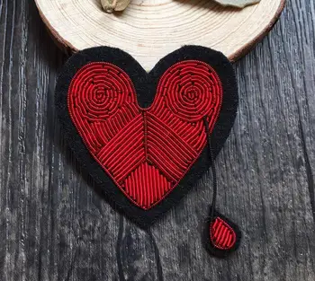 

Heart Silk Emboridered Patch Brooch India Silk Wire Handmade Embroidered Badge Fabric Patch Fashion Clothing Decoration