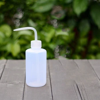 

250ML Succulents Watering Can Small Beak Pouring Kettle Gardening Tools Bottle Alcohol Cans Washing Squeeze Bottles Water Bottle