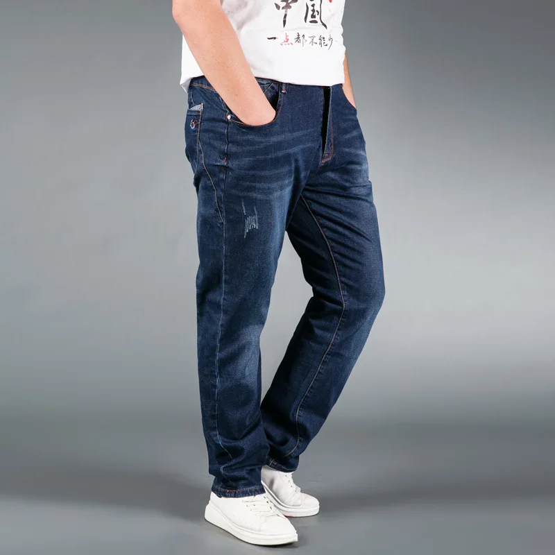 Men's 505 Regular Fit Jean Light, medium and dark blue are great options. Still, don’t forget that men’s jeans can go beyond classic blue hues. Brighten up your look with a colored pair. Or, go for muted shades like white, gray, and black jeans for a crisp change. Texture on jeans is becoming as important as what denim wash to choose--think ripped and distressed jeans.