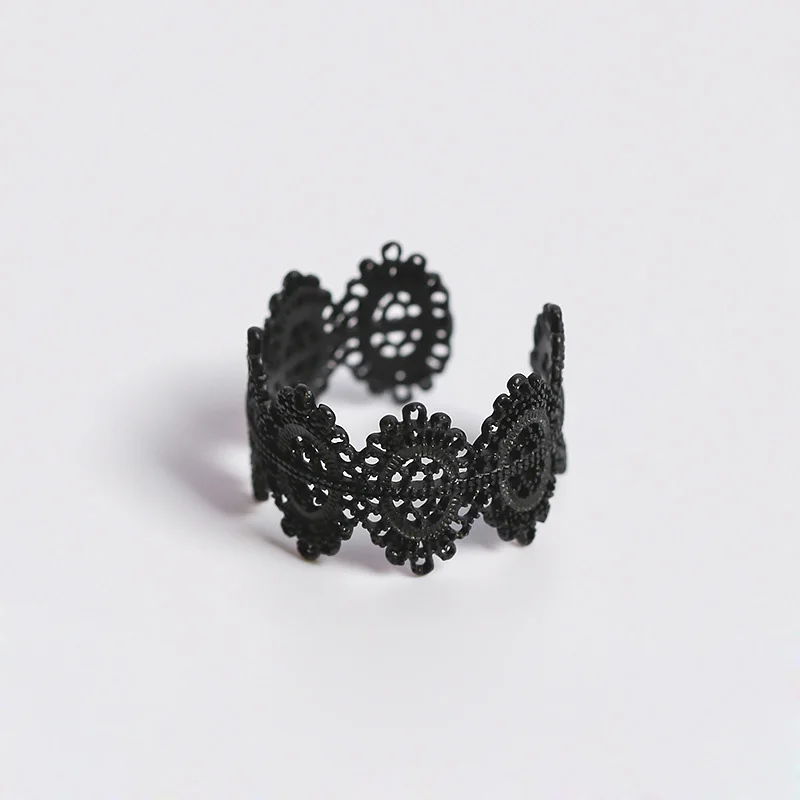 Полые кружева открытие кольца черный резной цветок краски широкий край кольцо на палец для Леди Мода популярные ювелирные изделия - Цвет основного камня: Black Rings