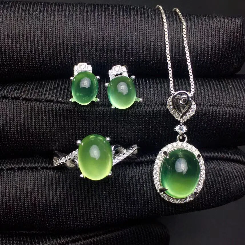 

Columbia natural emerald set ring earrings necklace fashionable with new design quality 925 Silver