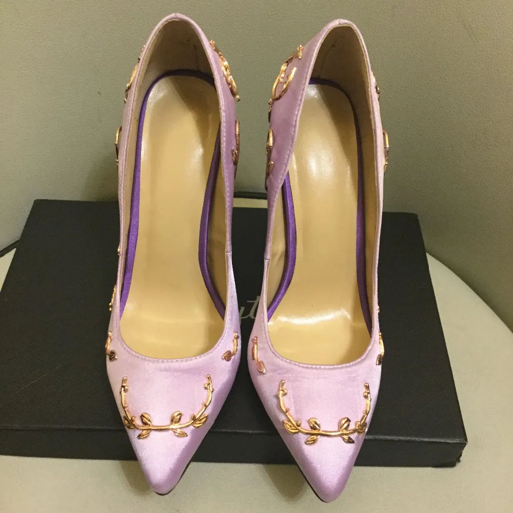Дамский чехол для телефона высокого туфли-лодочки на каблуке Элегантный острый носок фиолетовые туфли из велюра с золотым цветочным узором на каблуке деловые, вечерние туфли