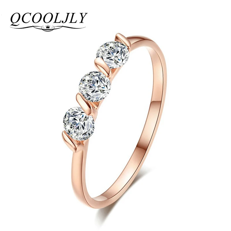 

QCOOLJLY Fashion Brand Wedding Crystal Rings Engagement Rose Gold Silver Color Cubic Zircon Ring Bijoux For Women Jewelry Gift