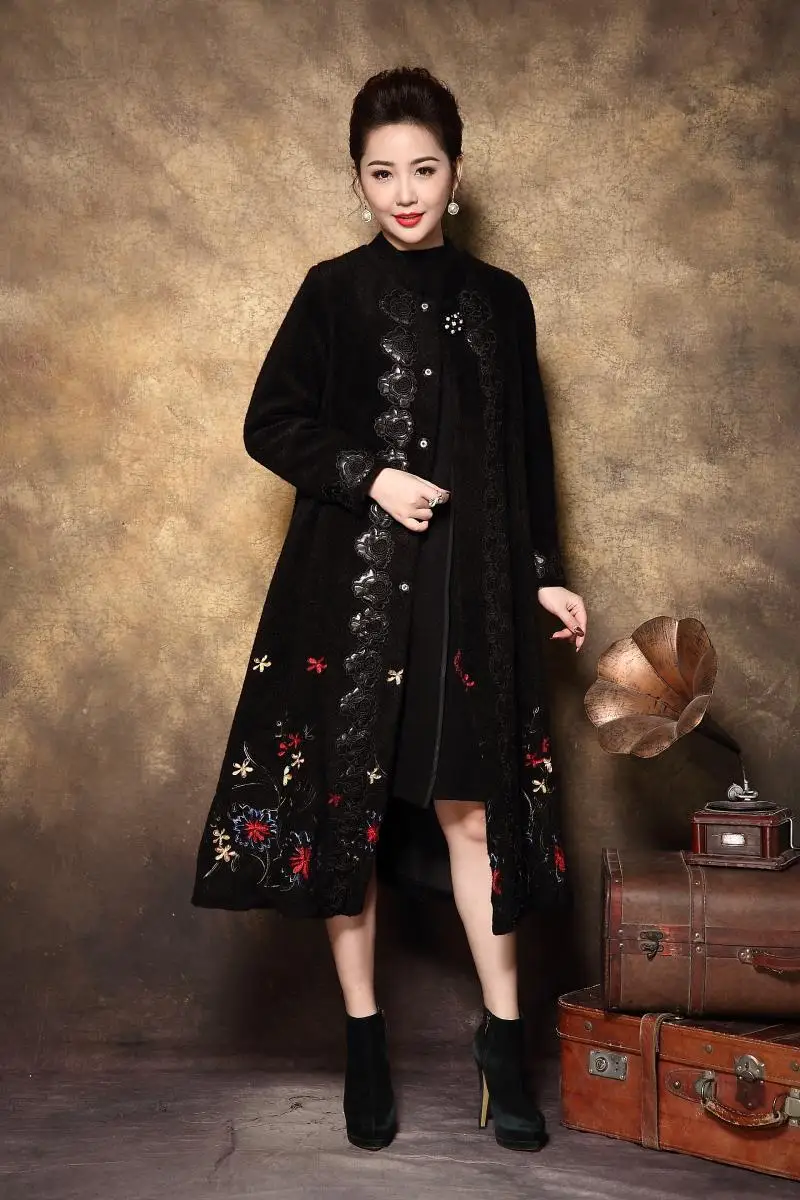 Женская мода среднего возраста, теплое толстое пальто с вышивкой из искусственного меха норки, Длинные парки, зимняя элегантная верхняя одежда, пальто размера плюс, наряд