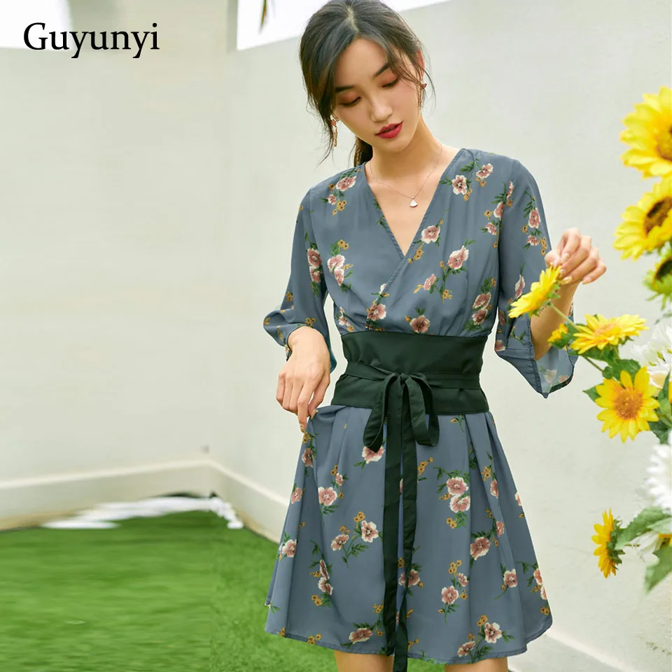 

Leisurely Vacation Vintage Dress Summer Simple Small Sexy V-Neck Half Sleeve Elegant Comfortable Floral A-Line Dress Women