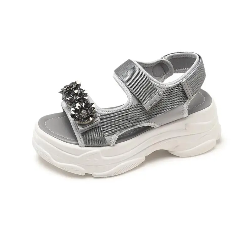 Модные летние женские сандалии на плоской подошве; Повседневная дышащая обувь; женские удобные босоножки на танкетке; женская обувь; mujer* 538 - Цвет: Gray