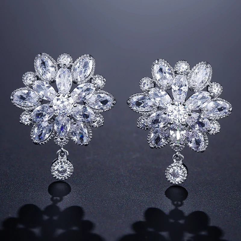 

UILZ Fashion Flower Design Bride Earrings Shinny Zircon Pave Mona Lisa Stud Earrings For Wedding Holiday UE391