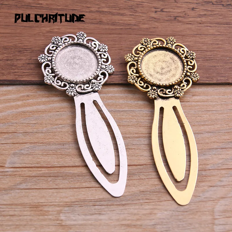 

PULCHRITUDE 2pcs Two Color 18mm Cameo Steel Hollow Flowers Bookmarks Round Cabochon Settings Jewelry Blank Charm