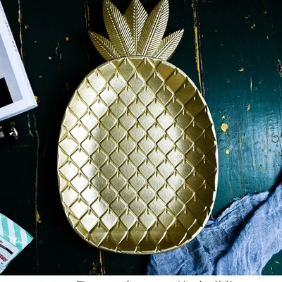 Golden Pineapple Wooden Dessert Fruit Plate Tray Geometry Pineapple Pallet Pallet Fruit Plate Home Decoration Plate R1622 - Цвет: 35.5x21cm