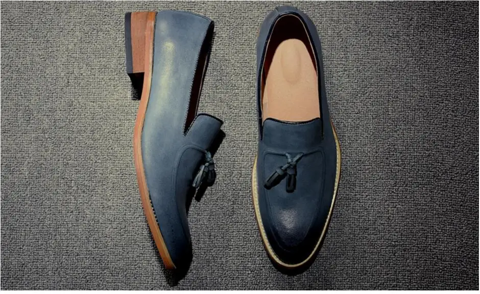 Новинка года; высококачественные мужские слипоны; повседневная обувь для мужчин; удобные мужские весенние лоферы