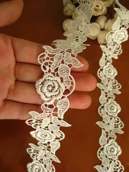 

off White Venise Lace Trim, bridal . retro rose flowers trim laceDG008 10yards