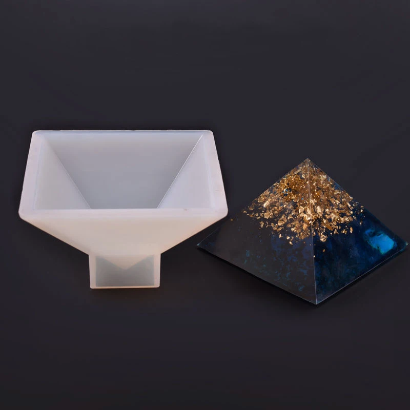 

9.5x9.5x6cm Pyramid Silicone Mold Resin Jewelry Making Mould Epoxy Ornaments Craft Tool Crystal Pyramid Geometric Soap Molds