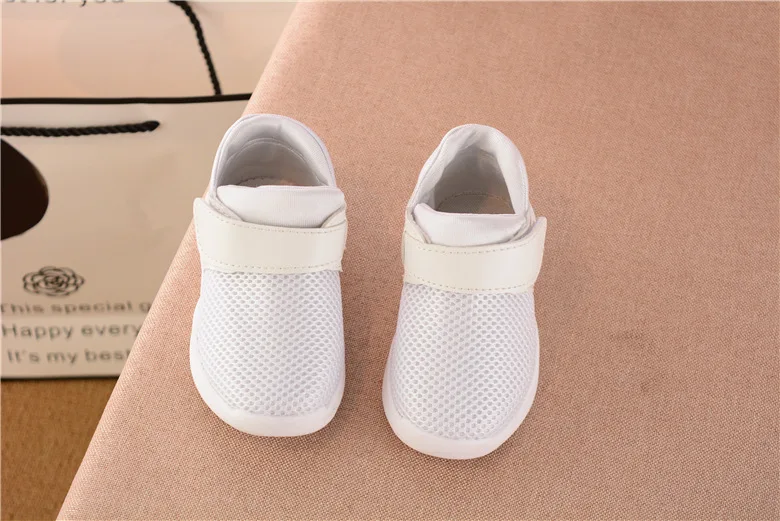 Осенняя модная обувь для маленьких мальчиков и девочек, Высококачественная обувь с мягкой подошвой для новорожденных, спортивная обувь для малышей